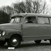 Kenteken: A 37837; Opel ziekenauto januari 1953, foto: archief Gemeentereiniging (1475-779)