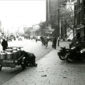 Kenteken: A 34435; Brugstraat, oktober 1946 (2139-80)