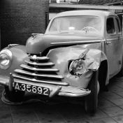 Kenteken: A 35692; Skoda, Achter politiebureau aan de Brink in Assen 24-11-1950, foto: L. Huizinga