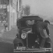 Kenteken: A 6672; Ford A, foto: Still uit GAVA-film AV7574, 1936
