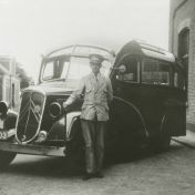 Kenteken: A 27603; Citroën, Stationsweg, Hoogezand-Sappemeer 20-8-1940. Foto: J. Harmsen