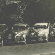 Kenteken: A 39059; Aero Minor A-39059, A-7701, A-6960 en A-15661, uitsnede foto Veenkoloniaal Museum