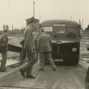 Kenteken: A 38270; Ford, Be Quick op tournée naar Denemarken, 1949, foto uit archief GSV Be Quick 1887 (1470_1299_0104)