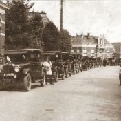 Kenteken: A 12098; Pontiac, autotocht ouden van dagen, Uithuizen, 18-08-1929, foto: Gemeente Het Hogeland (5857)
