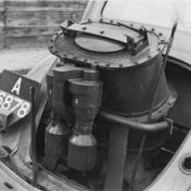 Kenteken: A 16878; Citroën Traction Avant met Duintjer Turfgasgenerator, foto: archief Duintjer en zonen (1958-133)