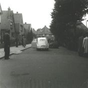 Kenteken: A 26530; Aero Minor, Burgemeester de Hoopstraat Veendam 02-10-1953, foto: collectie Veenkoloniaal Museum (vm 7.3 Po On 18)