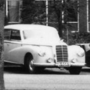 Kenteken: A 4647; Mercedes, uitsnede foto Streekhistorisch Centrum Stadskanaal