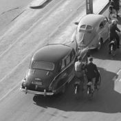 Kenteken: A 13920; Hudson Super Six,  Groningen, Herebrug, 29-05-1951, foto: uitsnede 2437-3022.jpg; Fotograaf: Gemeentepolitie