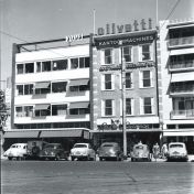 Kenteken: A 1588; Groningen, Grote Markt, 1955 (2248-5557); Fotograaf: Fotobedrijf Piet Boonstra