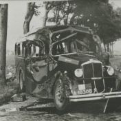 Kenteken: A 10308; Indiana, ongeluk Tjamsweer 1937, foto: J. Harmsen
