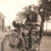 Kenteken: A 1534; Wanderer,  Grietje Bouwman als duo passagier. Bestuurder onbekend. foto: J. van der Ploeg