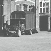 Kenteken: A 10912; foto: Still uit AV7587, ca. 1940, collectie Groninger Archieven