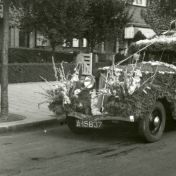 Kenteken: A 15837; Renault, Bloemencorso 08-09-1938 (2139-4-032)