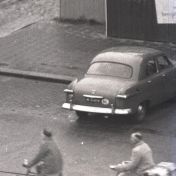 Kenteken: A 31616; Ford Custom, Groningen, Grote Markt, 1953, foto: uitsnede 2248-4162.jpg; Fotograaf: Fotobedrijf Piet Boonstra