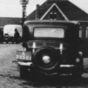 Kenteken: A 23561; uitsnede foto H. Nieborg