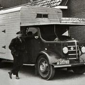 Kenteken: A 25782; Bedford, foto: archief W. Mollema