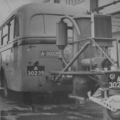 Kenteken: A 30235; Kromhout, Groningen, hoek Hereweg-Waterloolaan, 1941 (1785-19100)
