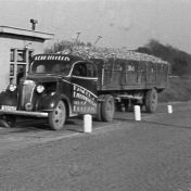 Kenteken: A 13254; Chevrolet, foto: Still uit GAVA-film AV7622 ca. 1939