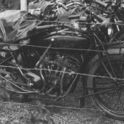 Kenteken: A 9855; Indian,  Stadspark ca. 1926, foto: uitsnede 1785-16912.jpg