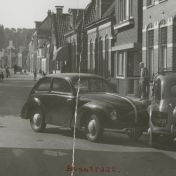 Kenteken: A 45251; Citroën Traction Avant, Bosstraat, Winschoten, 20-11-1953, foto uit archief Kantongerecht Winschoten (154-8_46)