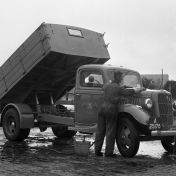 Kenteken: A 25178; Ford op stortplaats Belt 1946, foto: archief Gemeentereiniging (1475)