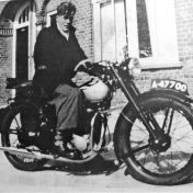 Kenteken: A 47700; Jacob Doesburg op de BSA, 6-5-1950, foto: J. Doesburg