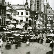 Kenteken: A 20732; Grote Markt, foto: archief W. Mollema