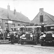 Kenteken: A 16802; Stewart trucks bij de firma Eigenberg, Stedum, 1929, foto: collectie Menno Kloosterboer, Stichting Historie Stedum