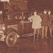 Kenteken: A 21528; Citroën AC4 taxi, garagebedrijf Nienhuis, foto: "Het Noorden in Woord en Beeld" 17-02-1933