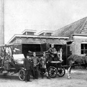 Kenteken: A 32530; Ford, Brandweer Delfzijl, 1927, foto: W. Schuitema