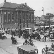 Kenteken: A 8146; Grote Markt Groningen, 1931 (1785-4701)