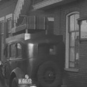 Kenteken: A 6672; Ford A, foto: Still uit GAVA-film AV7574, 1936