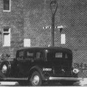 Kenteken: A 15137; Graham Blue Streak, Groningen, Oosterhamrikkade ca. 1935. foto: uitsnede 1785-1648.jpg