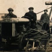 Kenteken: A 1576; Fordson, uitsnede foto collectie fam. Ten Wolde