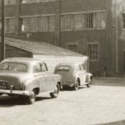 Kenteken: A 1054; Chevrolet 1949, foto: collectie Gemeente Eemsmond