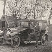 Kenteken: A 1872; Harm Doornbos bij de Pipe, 1928, foto: R. Heersema