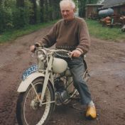 Kenteken: A 25326; Jan Smedes op de Ardie motor, foto: K.J. Mollema