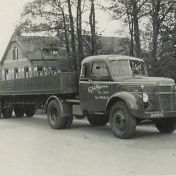 Kenteken: A 31570; Volvo met schommelas trailer, foto: J. Smits