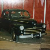 Kenteken: A 3294; De Ford op een beurs in de jaren '80, foto A. D. den Hartogh