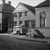 Kenteken: A 38801; De omgebouwde Mercedes Benz 550 Nürburg, foto: J. P. Luchtenberg