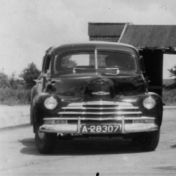 Kenteken: A 28307; Chevrolet op het terrein van melkfabriek de Ommelanden, foto: S. Muller