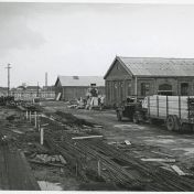 Kenteken: A 13872; Uitbreiding Carton- en papierfabriek W.A. Scholten, Sappemeer 1934, foto: collectie Veenkoloniaal Museum (vm 3.3/SK/21.302)