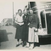 Kenteken: A 13556; Dodge bus, foto: T. Knol via Historische vereniging Loppersum