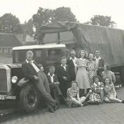 Kenteken: A 20923; Jongerenvereniging op vakantie, 1947, foto: H. Meines