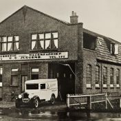 Kenteken: A 6222; Stewart voor carrosserie en wagenfabriek Jurgens in Winschoten, oktober 1931, foto: archief Dagblad van het Noorden, Winschoten Historie