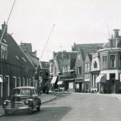 Kenteken: A 13559; Chevrolet, Delfzijl, Marktstraat, foto: <a href='https://nl-nl.facebook.com/Vesting-Delfzijl-306159406162844/' target='_blank'>facebookpagina Vesting Delfzijl</a>