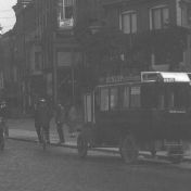Kenteken: A 8115; Ford, Groningen, Grote Markt ca. 1925, foto: uitsnede 1785-4917.jpg