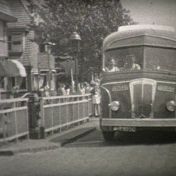 Kenteken: A 23050; Morris, foto: Still uit GAVA-film AV0669