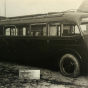 Kenteken: A 28589; Kromhout bij carrosseriefabriek Renkema, Hoogkerk, 1937, foto: archief W. Mollema
