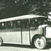 Kenteken: A 14622; Latil-bus bij de "Twee Provinciën" in Paterswolde. foto: archief W. Mollema